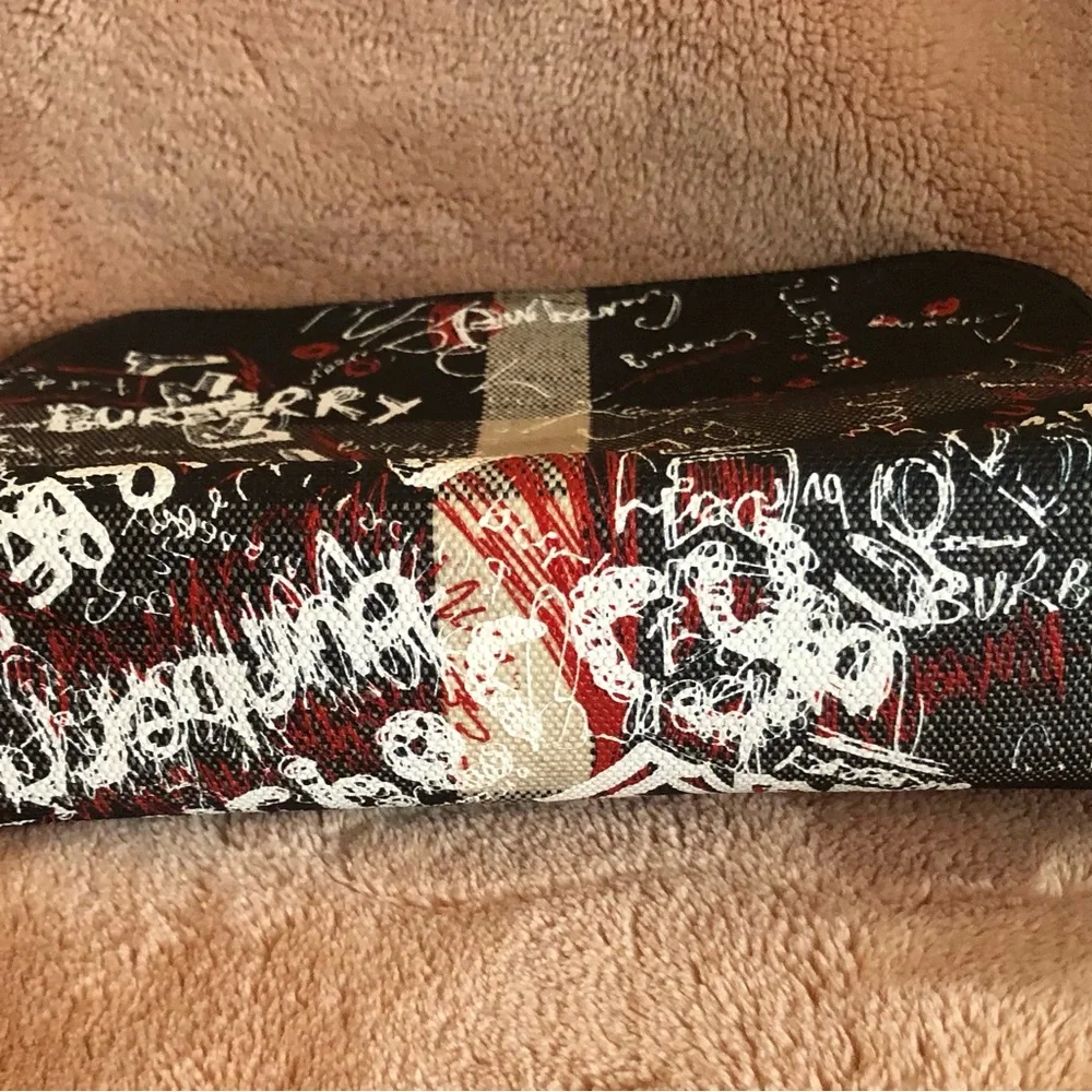 Authentic Burberry logo sketchbook doodle print graffiti large wristlet … - Picture 4 of 9